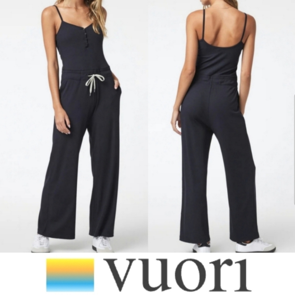 Vuori Women's Pose Henley Jumpsuit NWT Ribbed Drawcord Pockets Black Shelf Bra